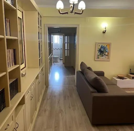 Library * טיראנה