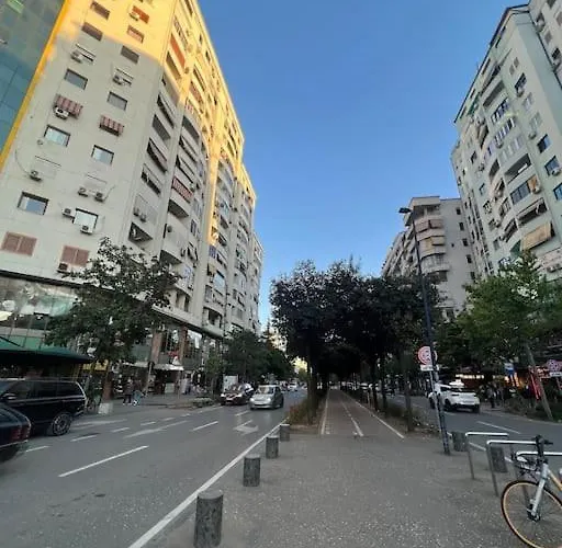 דירה Library טיראנה